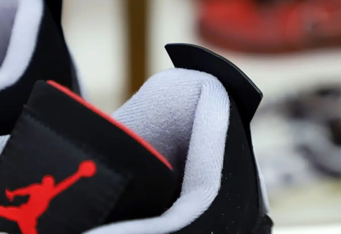 RETRO 4 OG 'BRED' AIR JORDAN 2019 0526